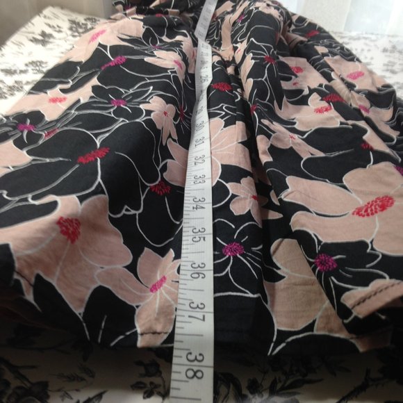 NWOT Gorgeous Floral Long Skirt - Picture 12 of 15